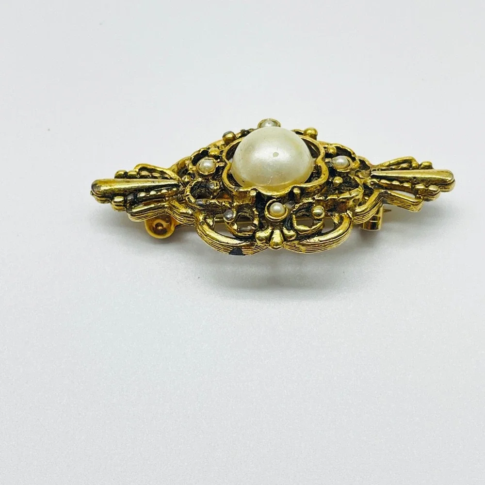 Vintage Gold Tone Brooch Bar Pin Filigree Floral Design Faux Pearl